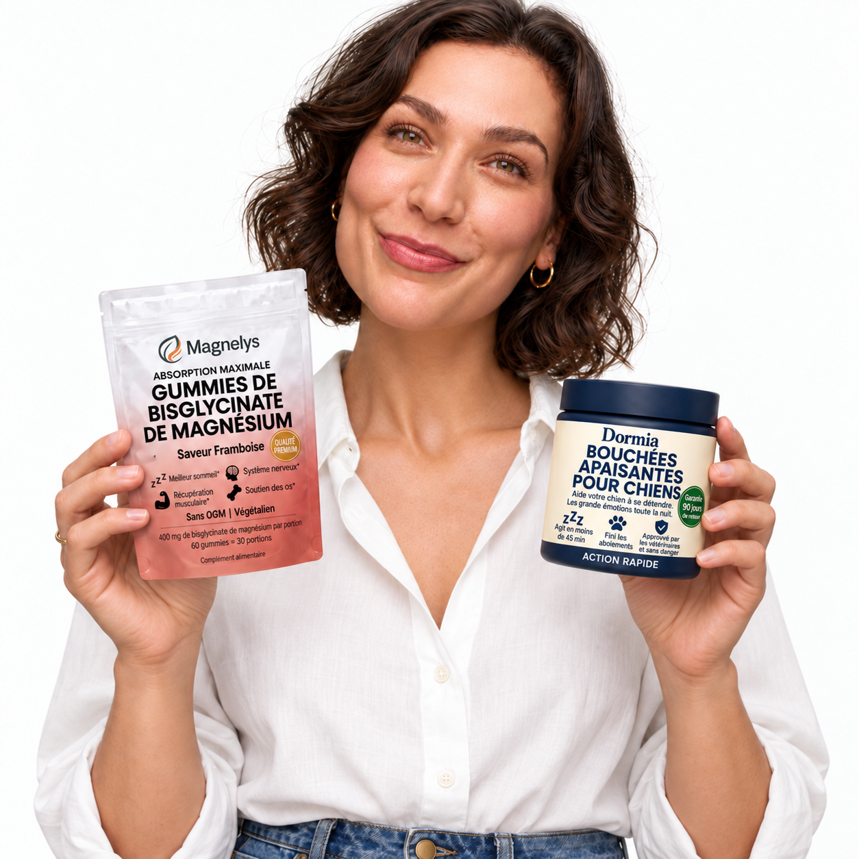 Modèle en blouse blanche présentant notre sélection de gummies de magnésium et de bouchées pour chiens